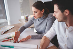 Cât costă serviciile unui designer de prezentări pentru companii mari