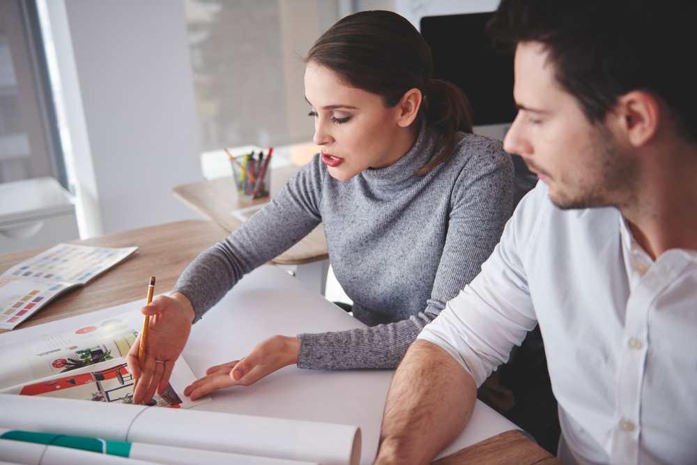 Cât costă serviciile unui designer de prezentări pentru companii mari
